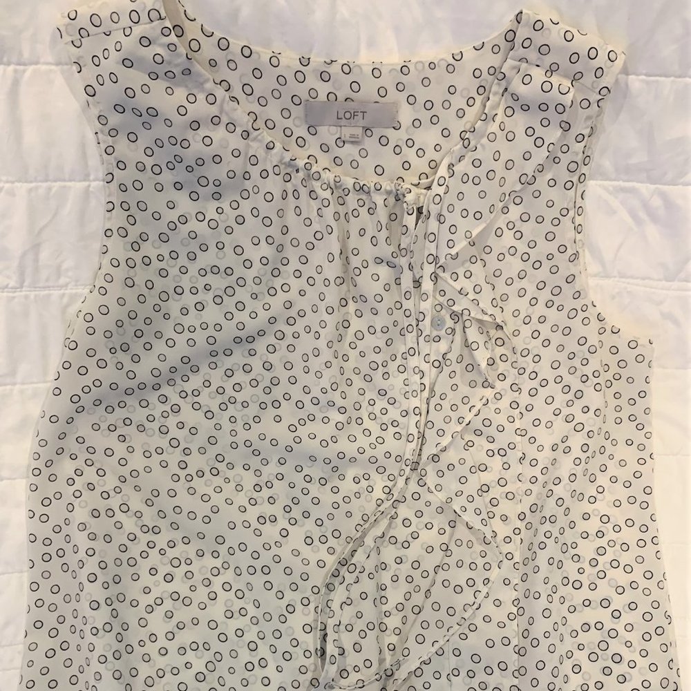 LOFT Women's Sleeveless Sheer Blouse Size Large Cream with Tie